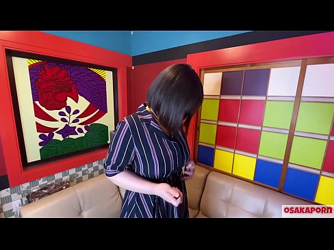 ❤️ Cutie Japanese pẹlu awọn omu nla ṣe baraenisere pẹlu awọn nkan isere ibalopọ ati pe o ni orgasm kan. O sọrọ ninu ifọrọwanilẹnuwo kan nipa iriri onibaje rẹ. Awọn ori omu nla ati obo ti o ni irun ti n kerora. Osaka onihoho ❌ Iwa onihoho furo ❌️